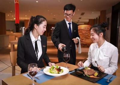 三亞中瑞酒店管理職業(yè)學院 舌尖上的專業(yè)——西餐工藝技術(shù)與酒店管理的完美融合